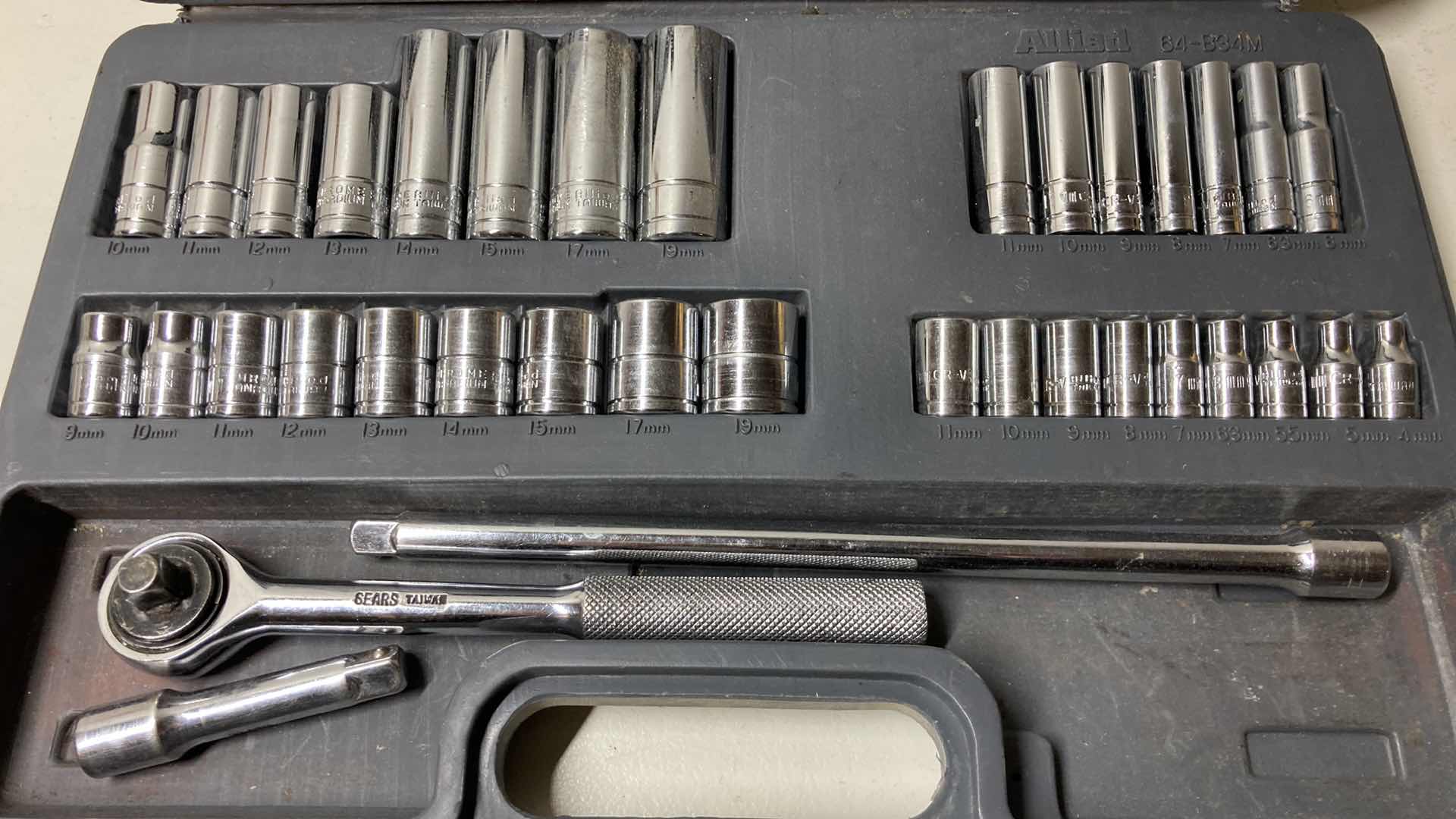 Photo 2 of ALLIED SOCKET SET W CASE