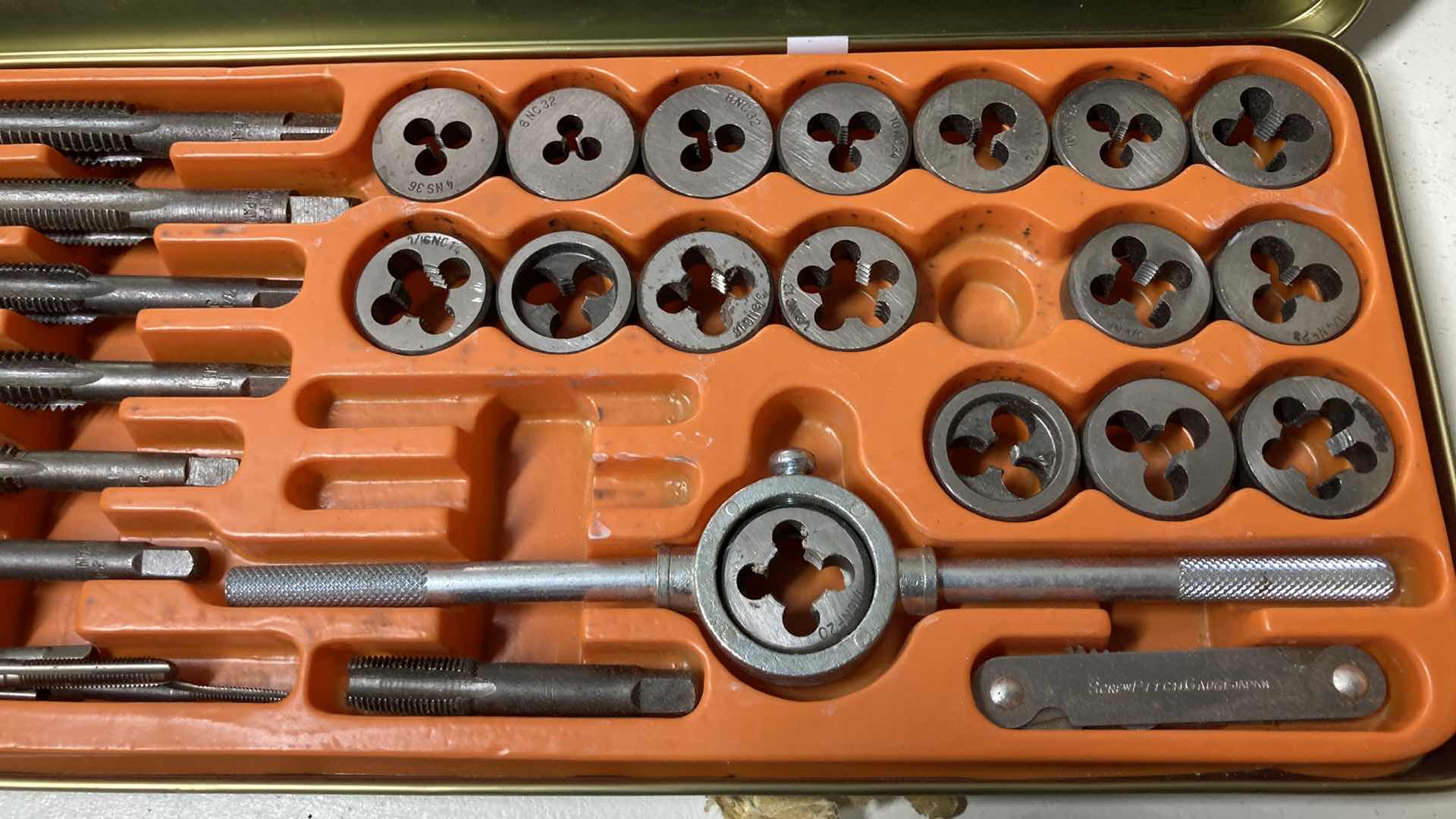 Photo 5 of NC & NF.NPT COMBO TAP & DIE SET W TIN CASE & EXTRA BITS
