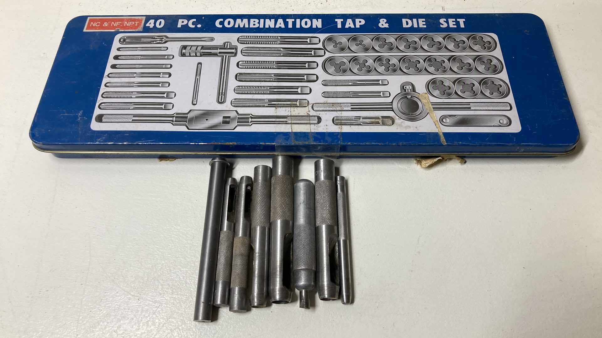 Photo 1 of NC & NF.NPT COMBO TAP & DIE SET W TIN CASE & EXTRA BITS