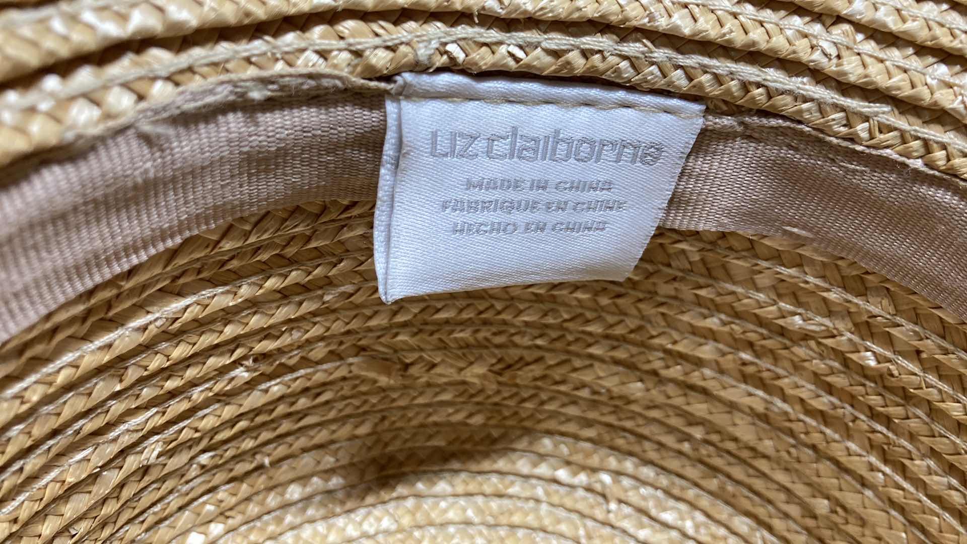 Photo 6 of AUGUST WHITE WOVEN WOMENS SUN HAT & LIZ CLAIBORNE TAN WOVEN SUN HAT SIZES UNKNOWN