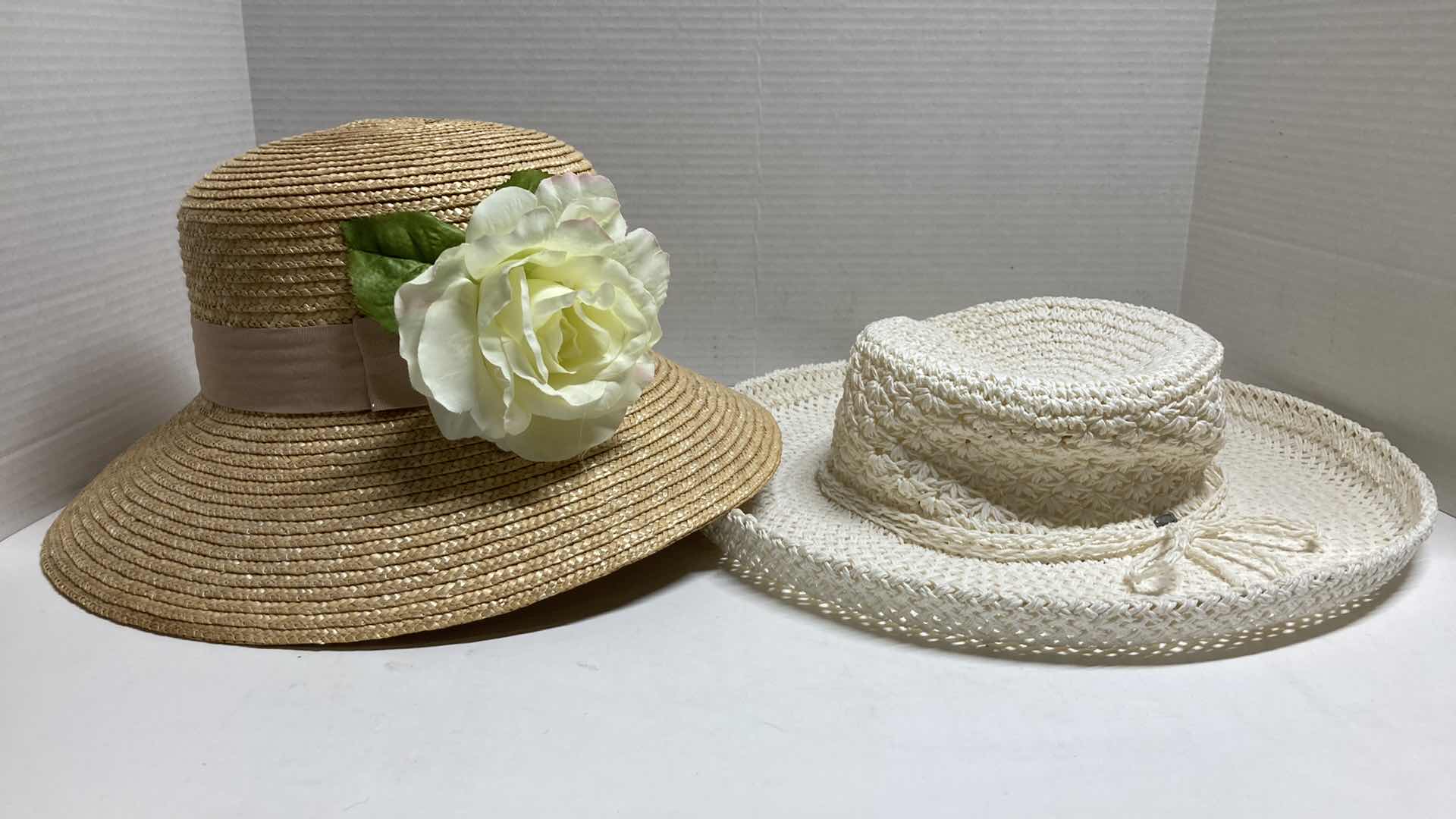 Photo 1 of AUGUST WHITE WOVEN WOMENS SUN HAT & LIZ CLAIBORNE TAN WOVEN SUN HAT SIZES UNKNOWN