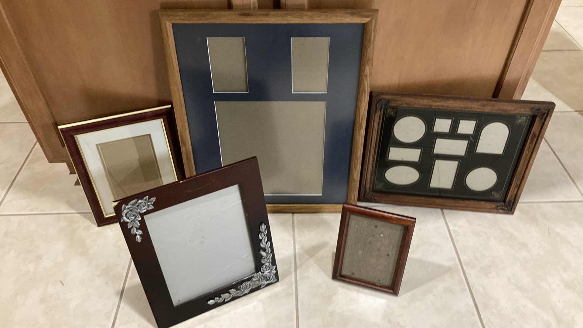 Photo 1 of VINTAGE WOOD PHOTO FRAMES (5)