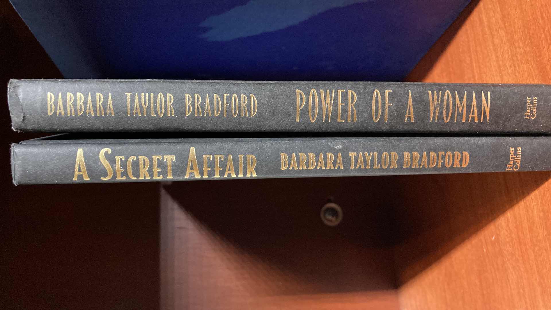 Photo 2 of TAYLOR BRADFORD LEATHER HARD COVER BOOKS (5)