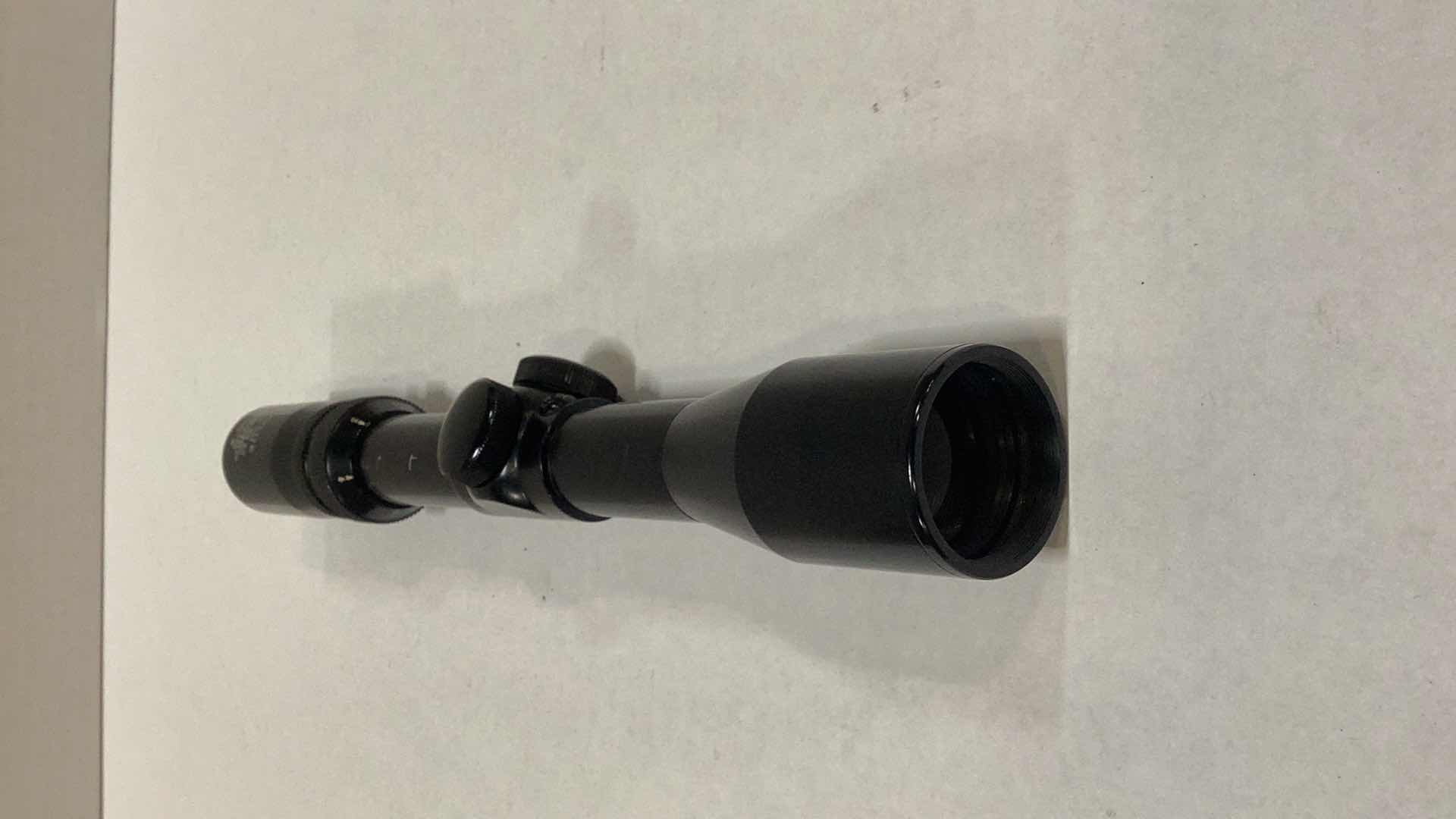 Photo 3 of DAYLITE ZOOM 2.5X-8 X 32 RIFLE SCOPE