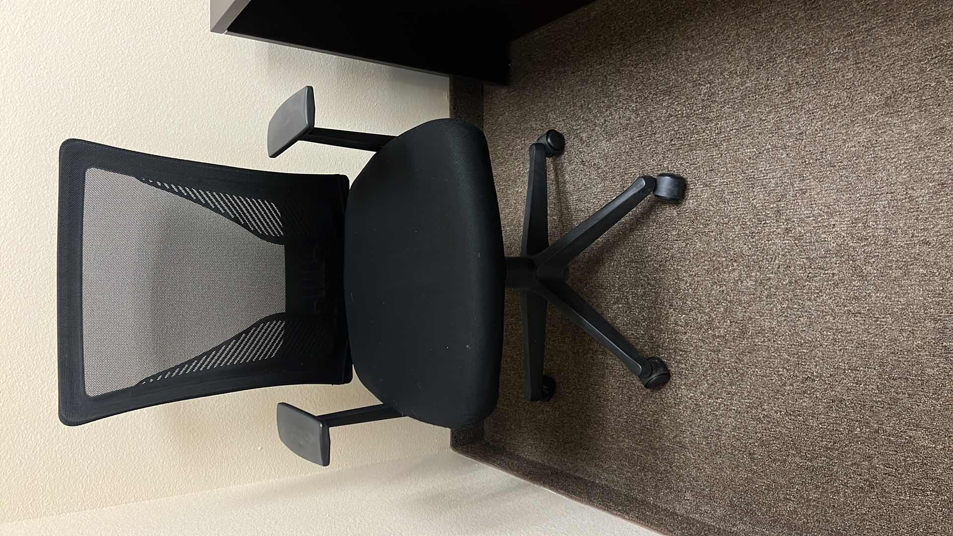Photo 1 of BLACK MESH BACK SWIVEL OFFICE CHAIR ON CASTERS