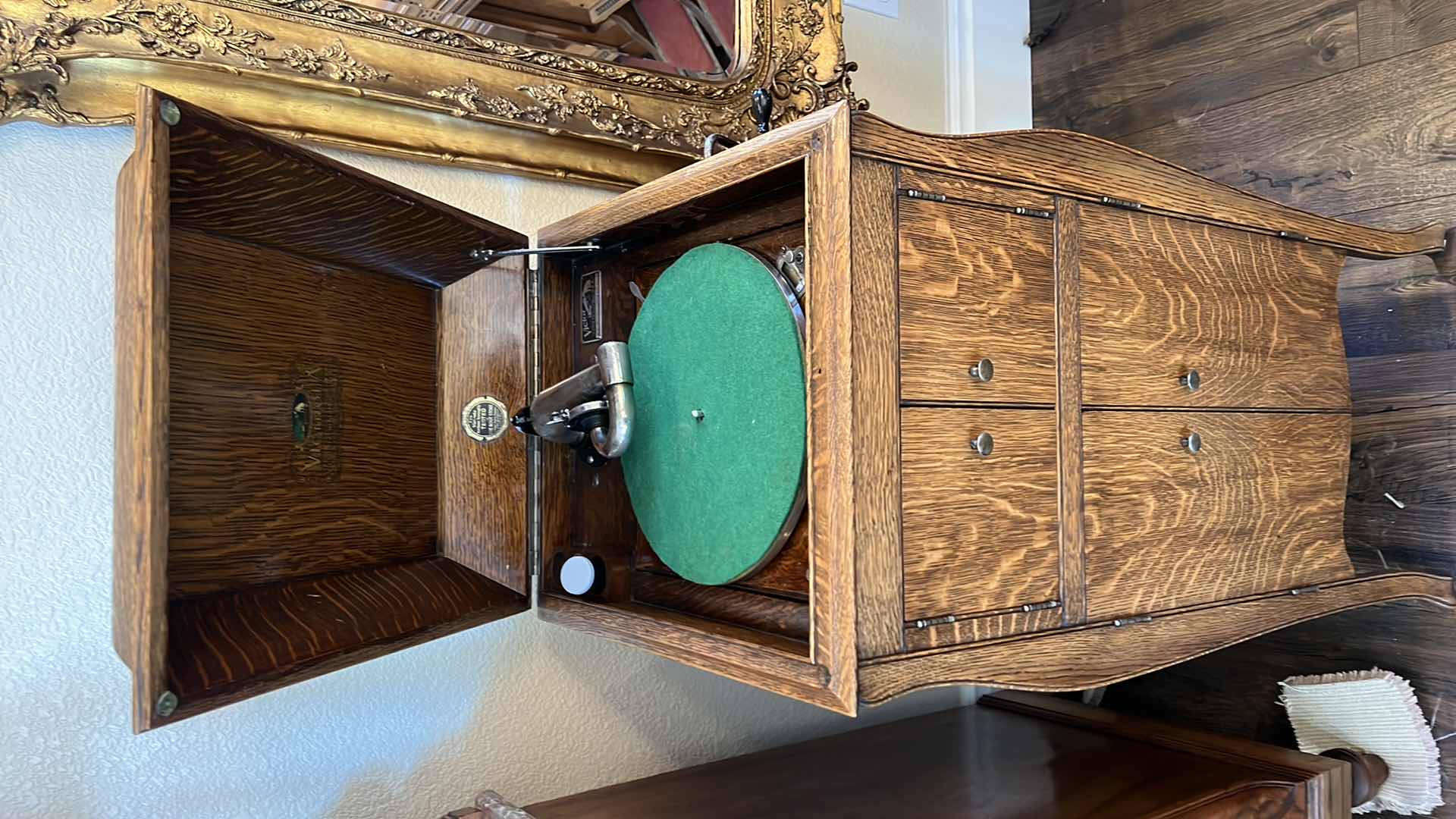 Photo 8 of ANTIQUE OAK VICTOR VV-X UPRIGHT VICTROLA RECORD PLAYER W SIDE CRANK CABINET 16” x 21” H43” 