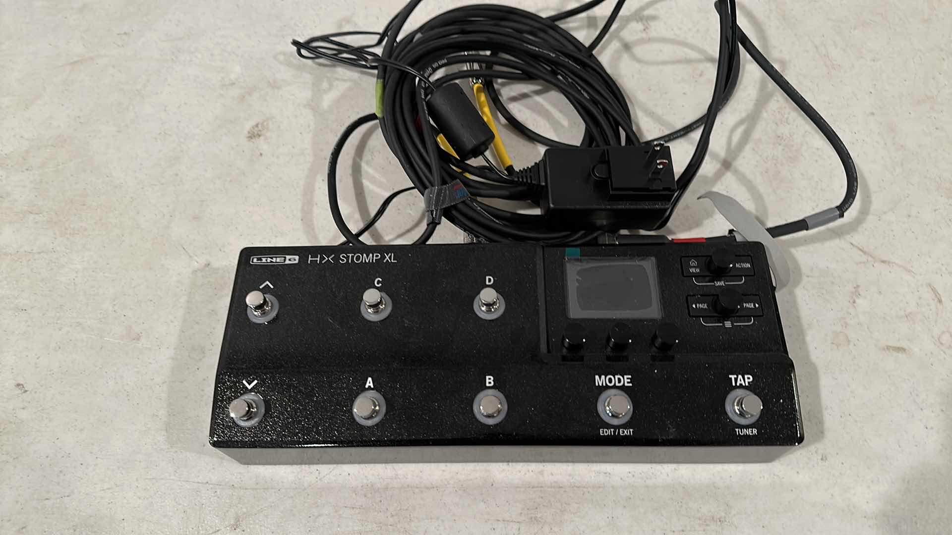 Photo 1 of LINE6 HX STOMP XL EFFECTS GUITAR EFFECTS PROCESSOR
