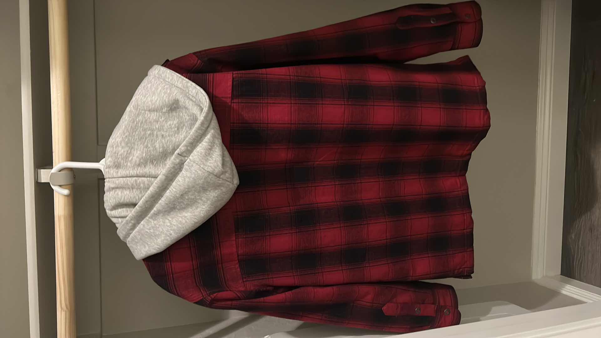 Photo 2 of MENS RED PLAID JACKET WITH SWEATSHIRT UNDERLAY SIZE L