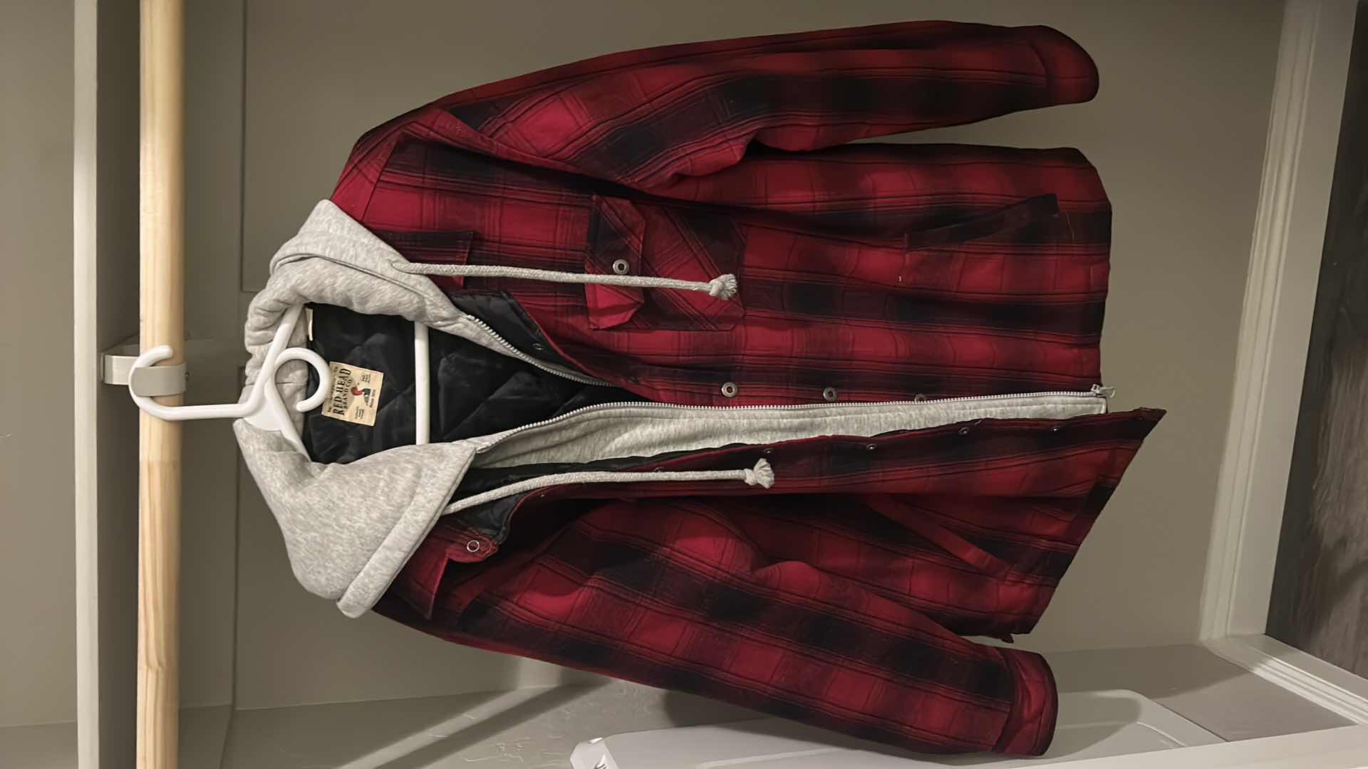 Photo 4 of MENS RED PLAID JACKET WITH SWEATSHIRT UNDERLAY SIZE L