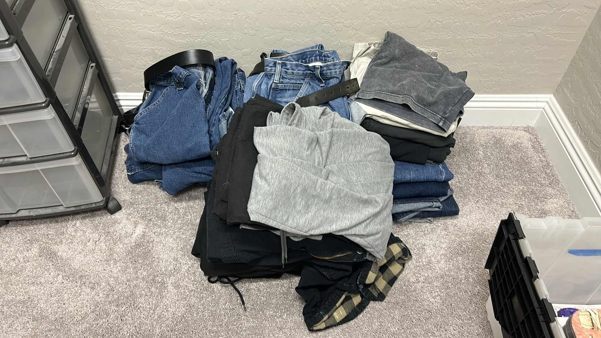 Photo 5 of MENS PANTS ASSORTMENT SIZE 34 x 34