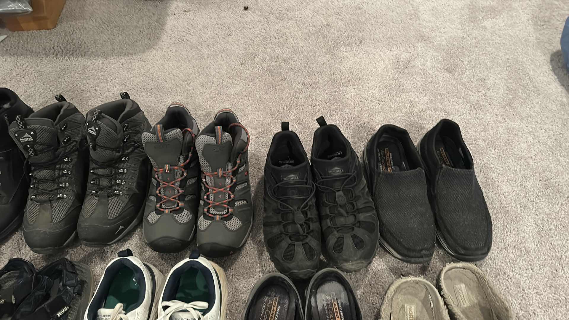 Photo 8 of MENS SHOE ASSORTMENT MOSTLY SIZE 11, 11.5