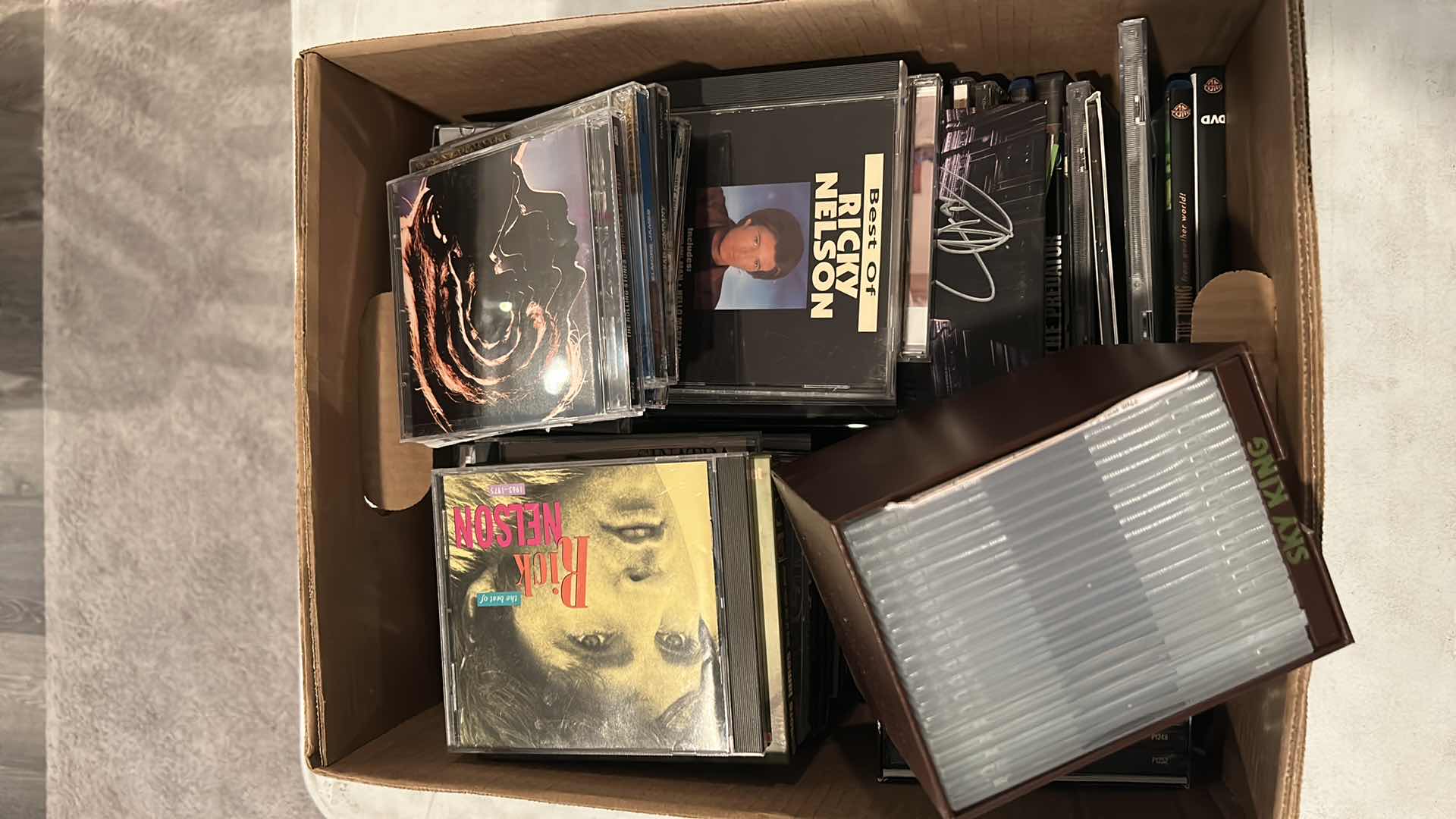 Photo 8 of BOX OF MUSIC CDS ( SOME SIGNED BY ARTISTS)