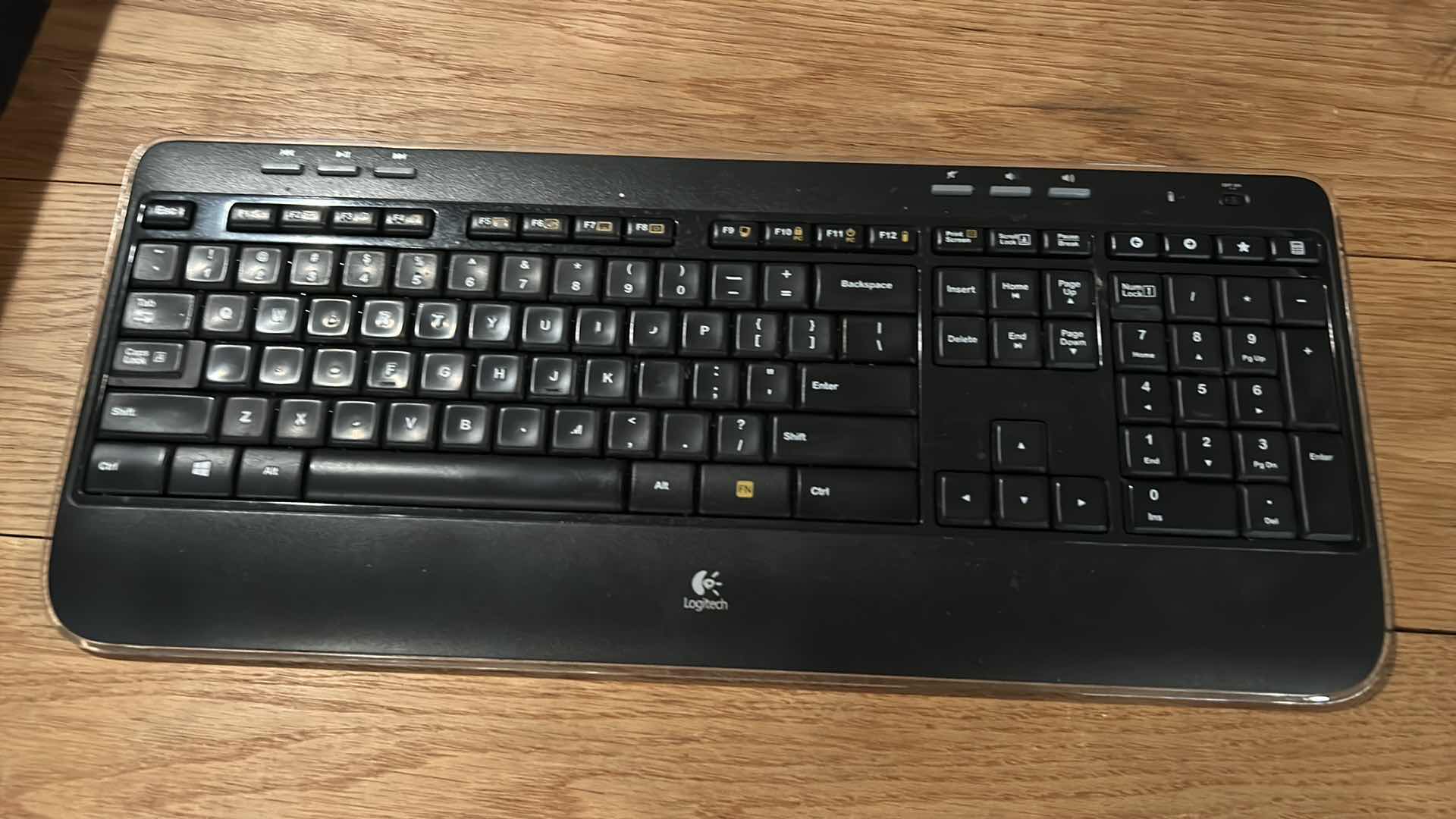 Photo 4 of LOGITECH KEYBOARD