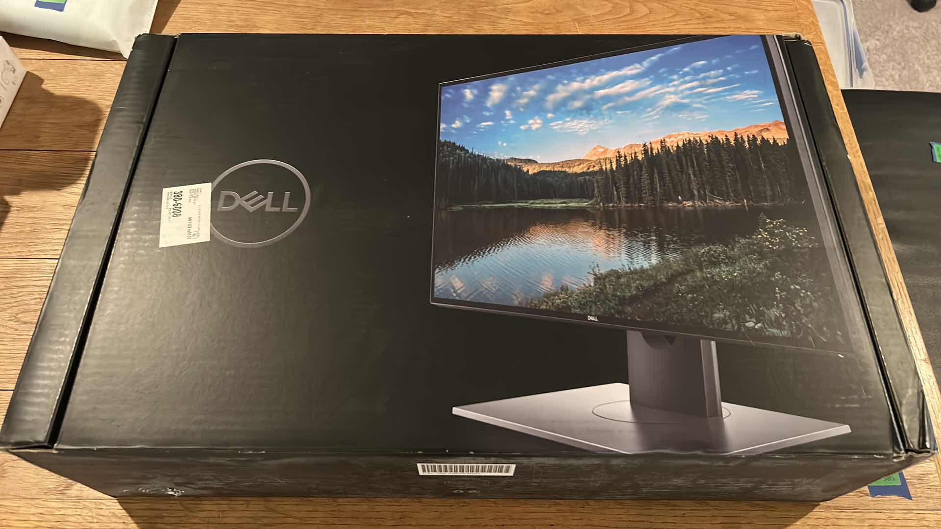 Photo 5 of NEW IN BOX DELL ULTRASHARP 25 MONITOR