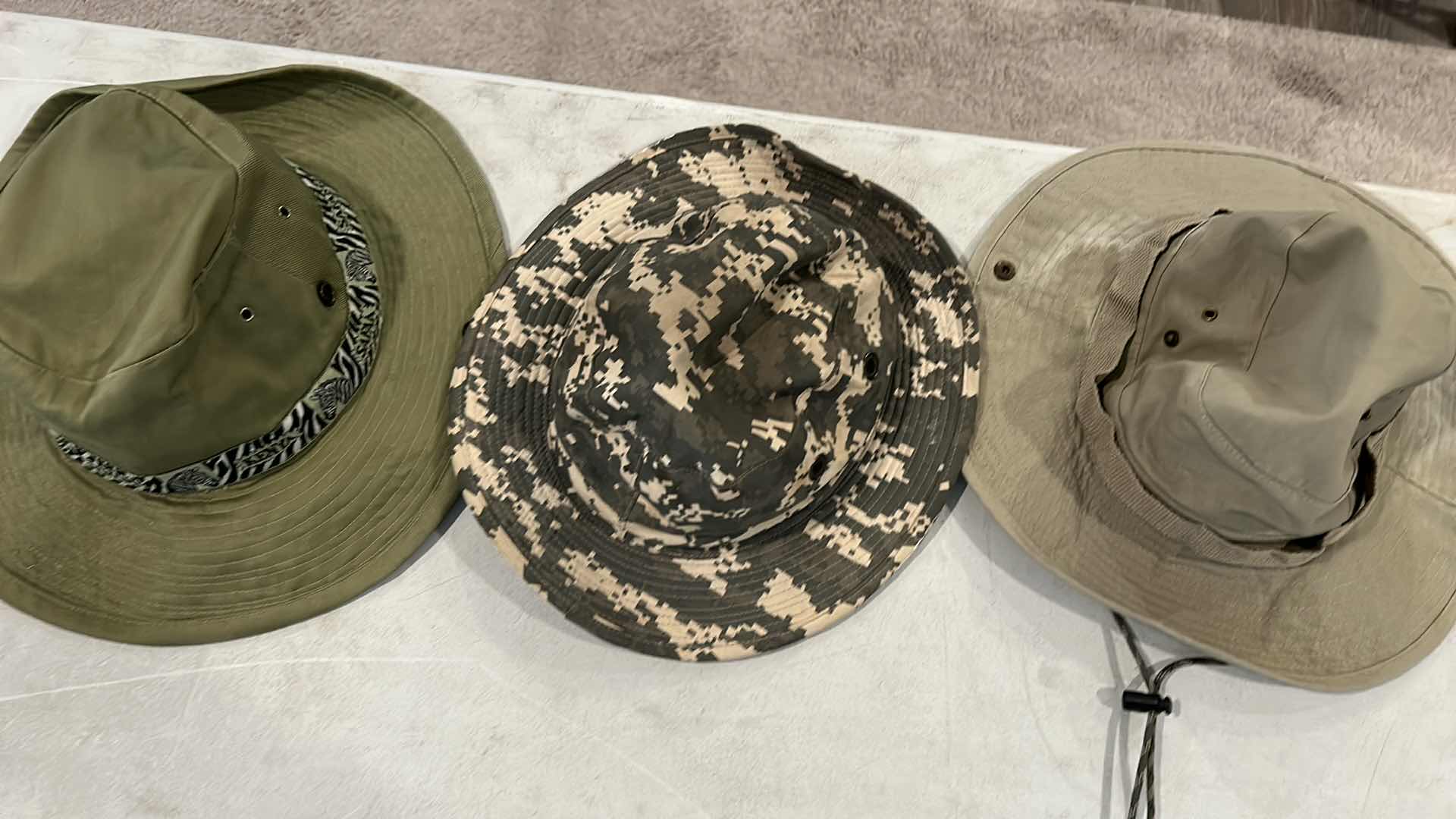 Photo 5 of MENS HAT ASSORTMENT