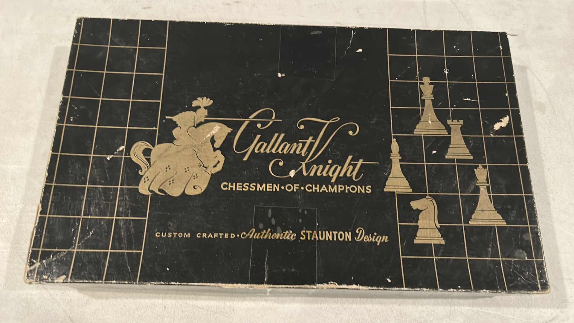 Photo 5 of GALLANT KNIGHT VINTAGE CHESS SET