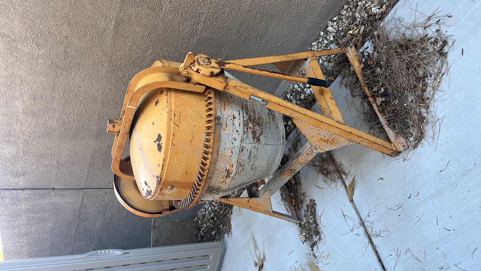 Photo 4 of BACKYARD/GARDEN DECOR MONTGOMERY WARD AS IS ELECTRIC CEMENT MIXER 41” X 25” X H 46”