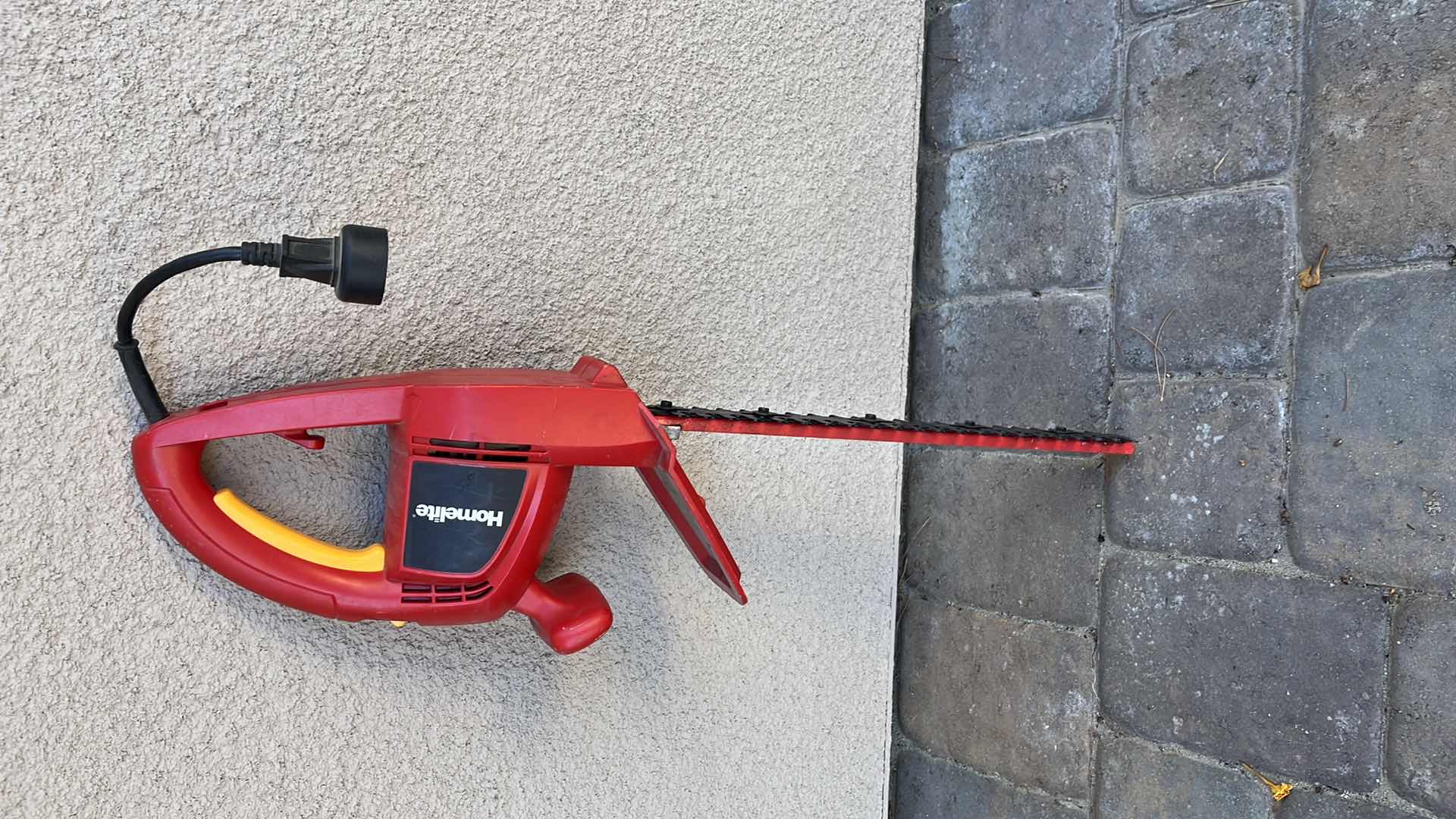 Photo 4 of HEDGE TRIMMER HOMELITE 30” X 5”