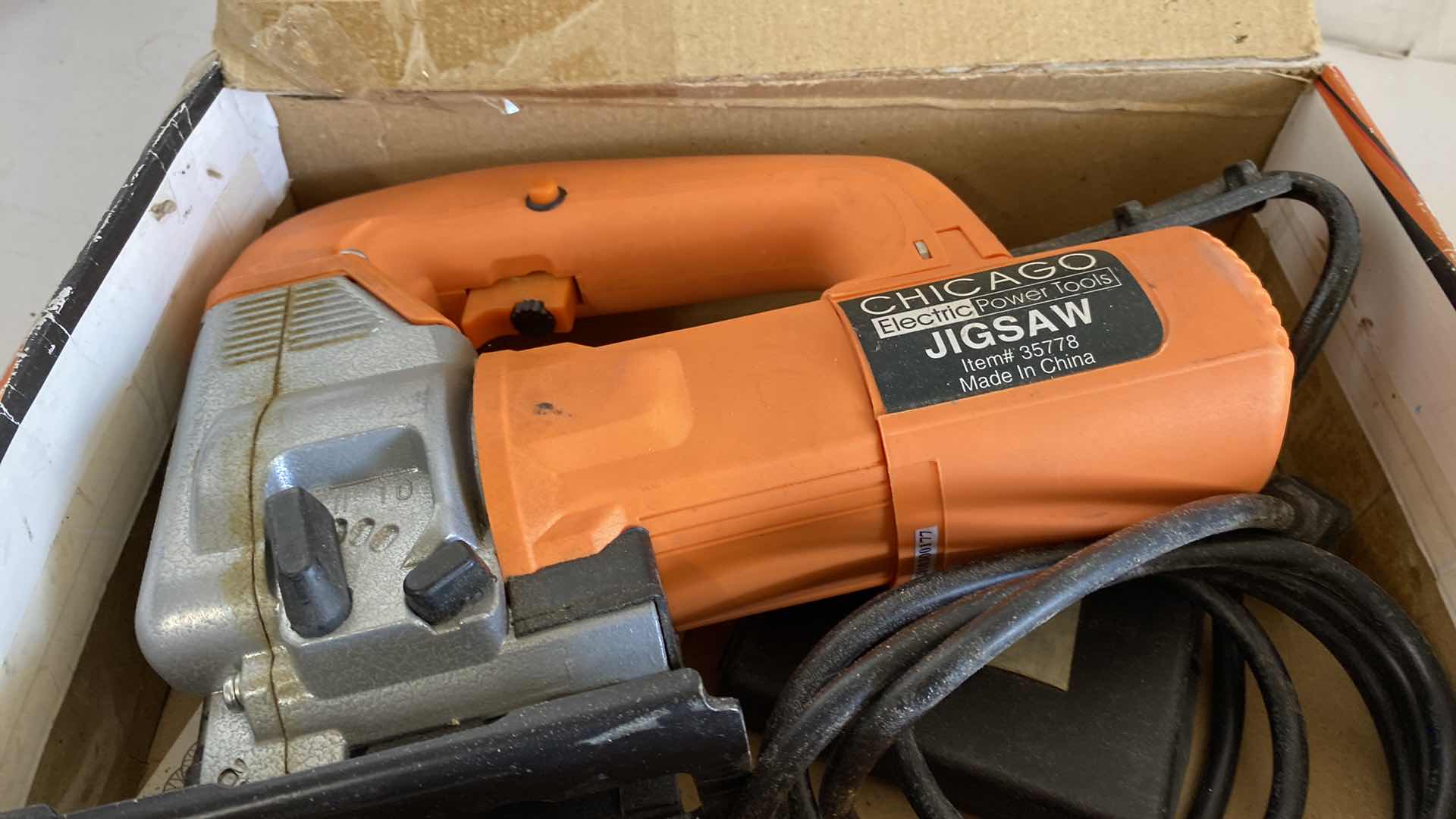 Photo 2 of CHICAGO ELECTRIC POWER TOOLS JIGSAW