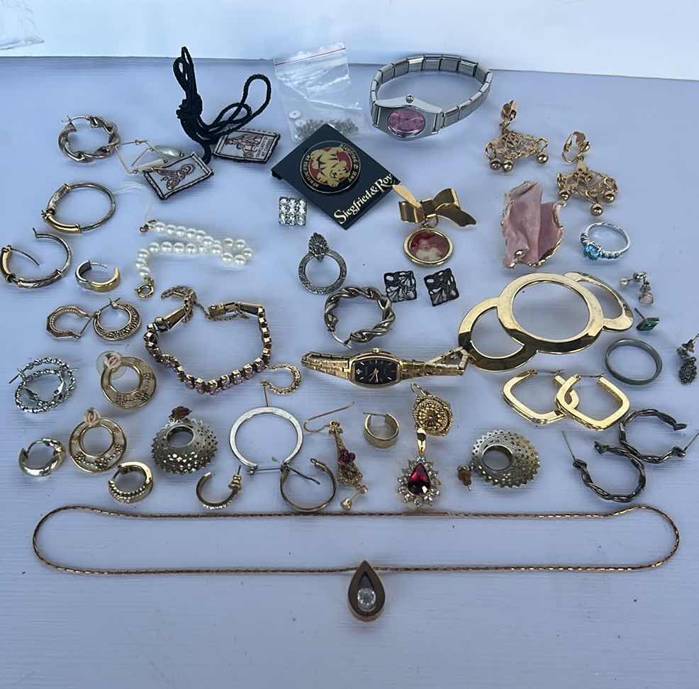 Photo 1 of MISC JEWELRY PIECES