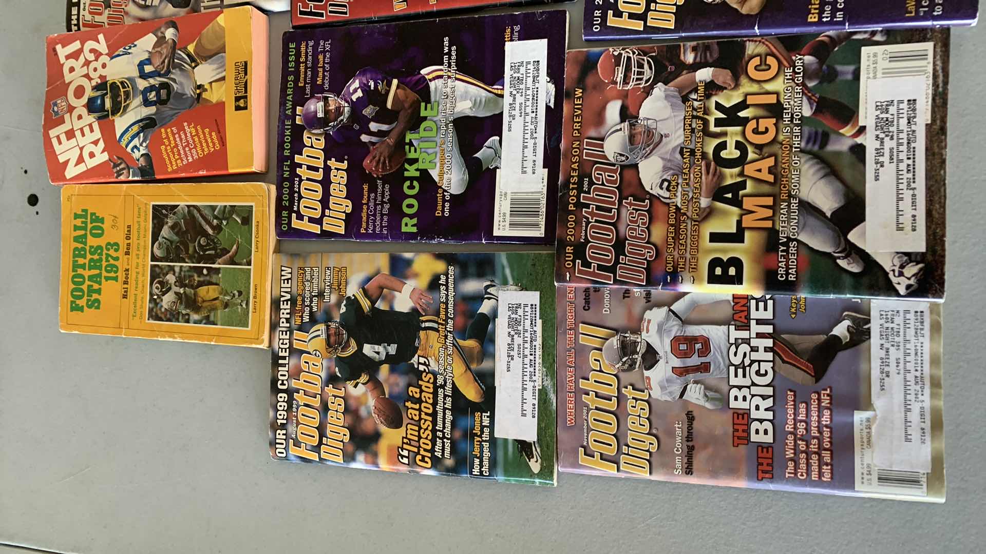 Photo 2 of FOOTBALL DIGEST MAGAZINES