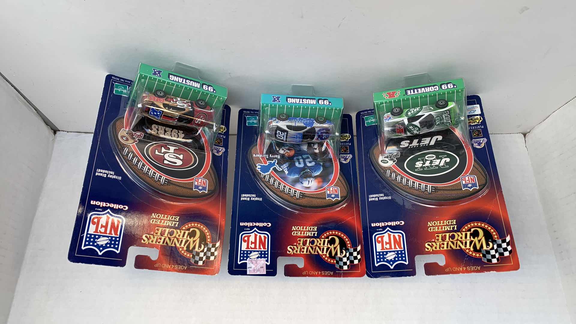 Photo 1 of NFL WINNERS CIRCLE DIE CAST CARDS