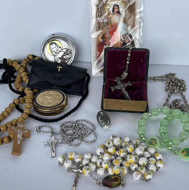 Photo 1 of ASSORTMENT OF RELIGIOUS JEWELRY AND ROSARIES