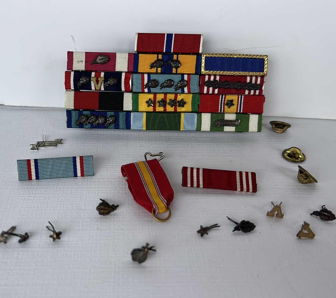 Photo 5 of MILITARY BADGES