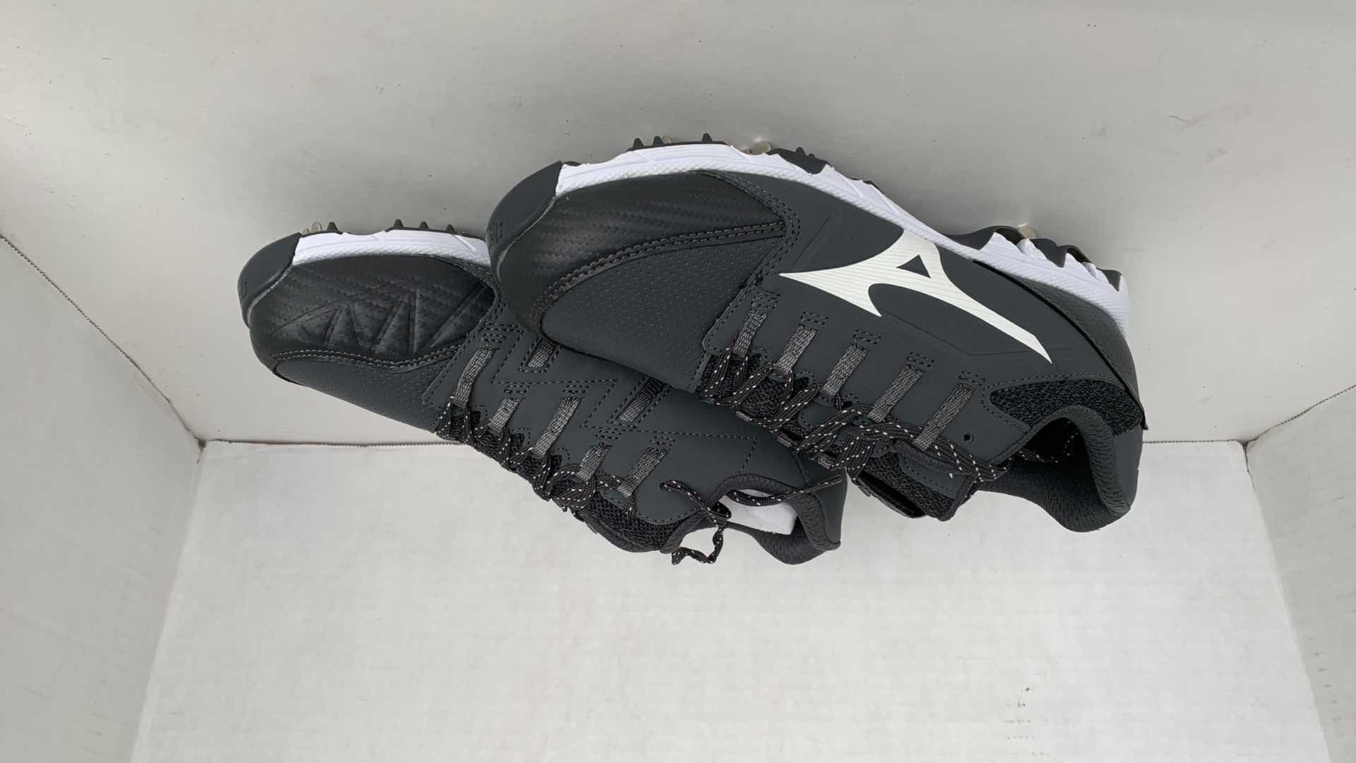 Photo 1 of MIZUNO SOFTBALL 9-SPIKE SWIFT 6 SIZE 8.5