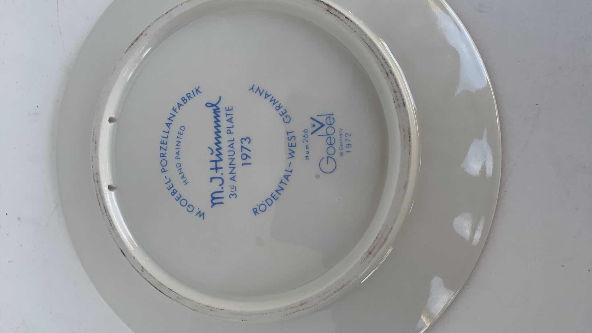 Photo 2 of M.J. HUMMEL 1973 ANNUAL PLATE WEST GERMANY