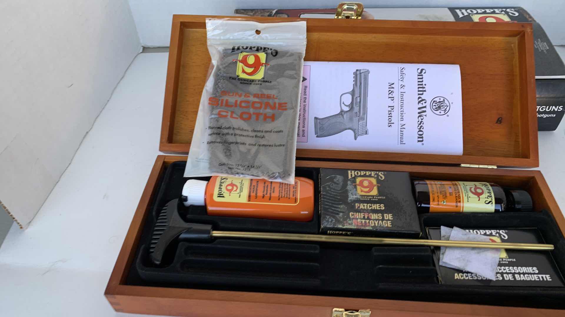 Photo 2 of HOPPE’S DELUXE GUN CLEANING KIT