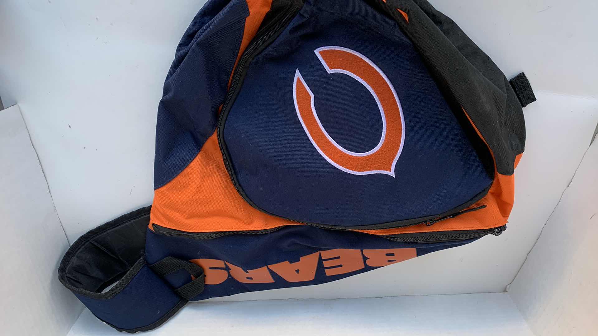 Photo 1 of NFL FOOTBALL CHICAGO BEARS OVER SHOULDER BACKPACK