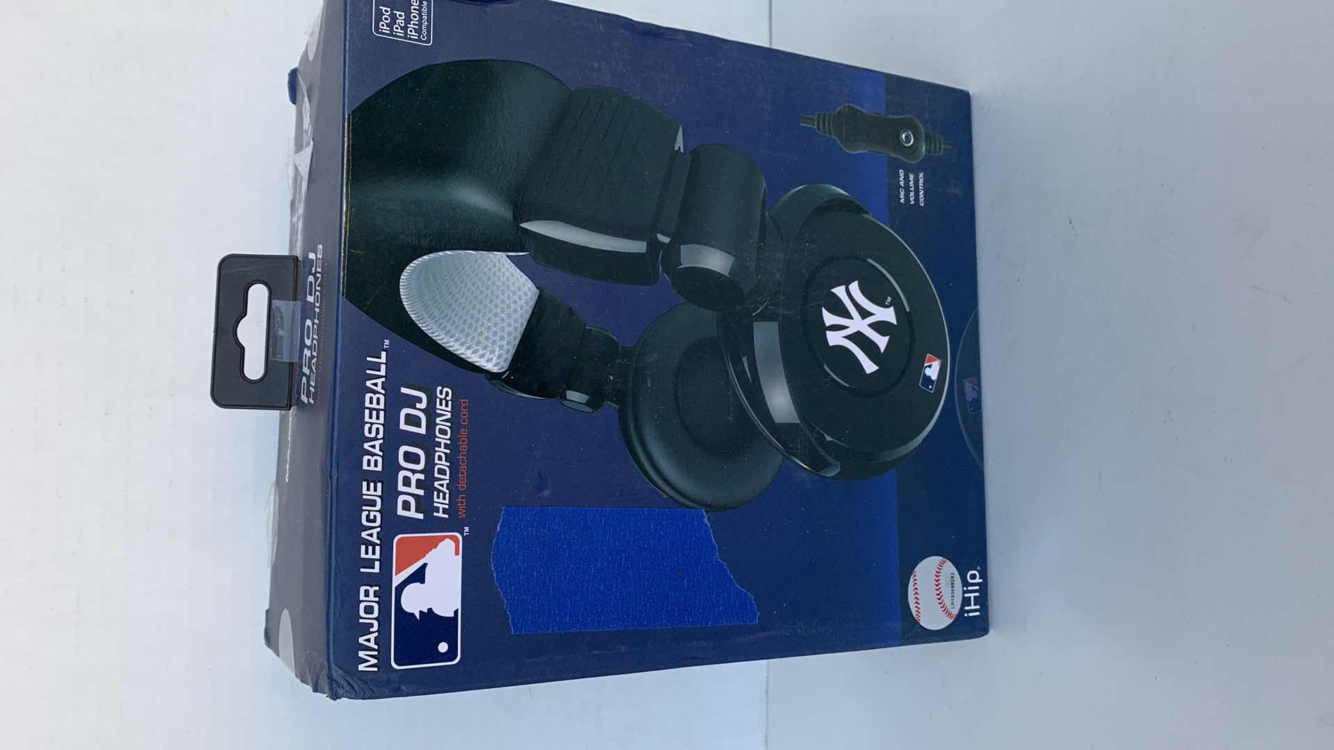 Photo 1 of MLB PRO DJ NEW YORK YANKEES HEADPHONES