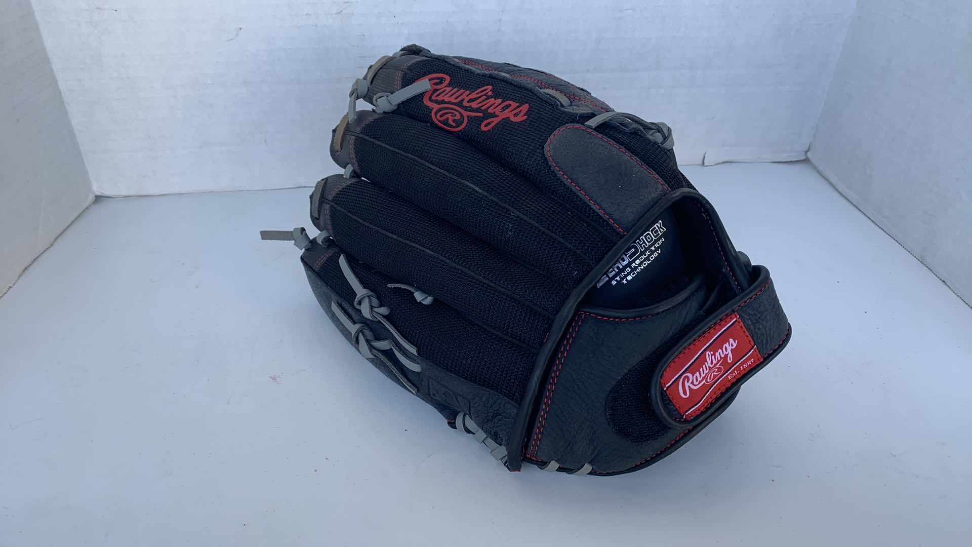 Photo 1 of $70 RAWLINGS RENEGADE SOFTBALL GLOVE