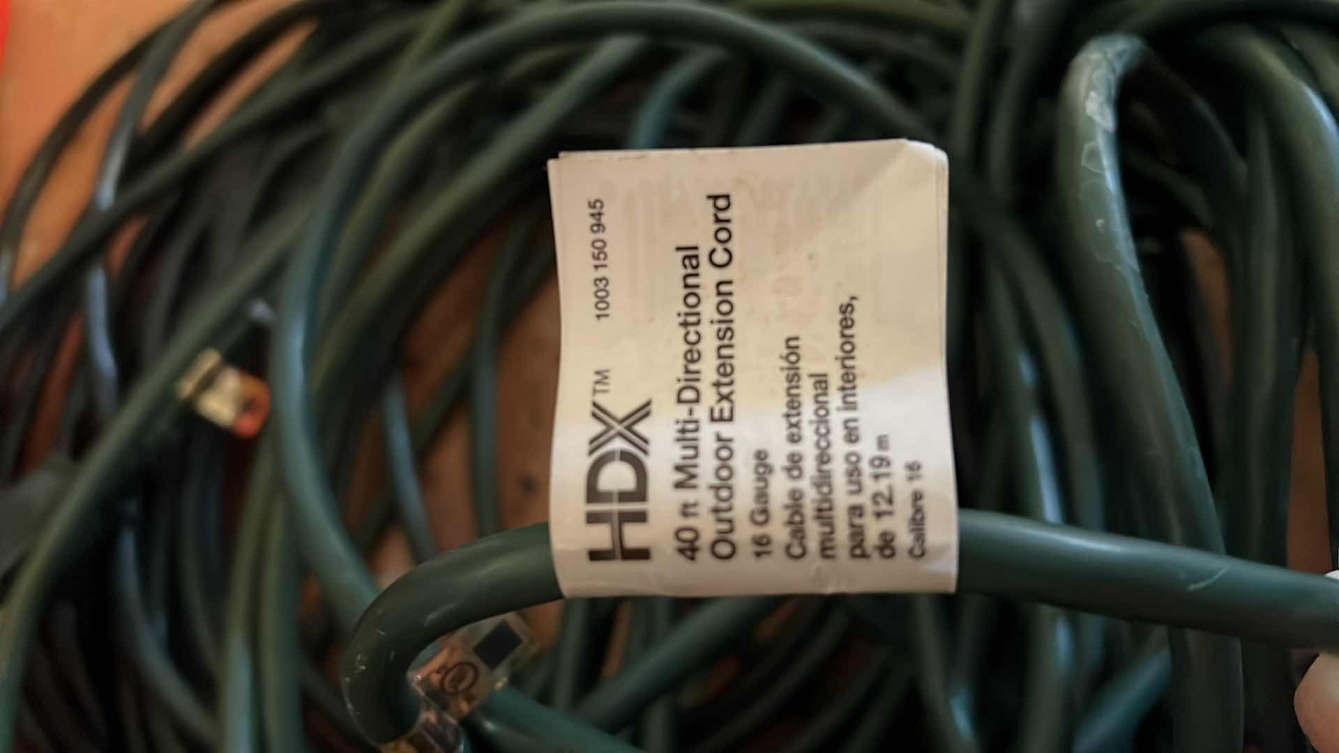 Photo 2 of 4-HDX GREEN MULTI DIRECTIONAL 40' EXTENSION CORD. 4 CORDS IN SET.