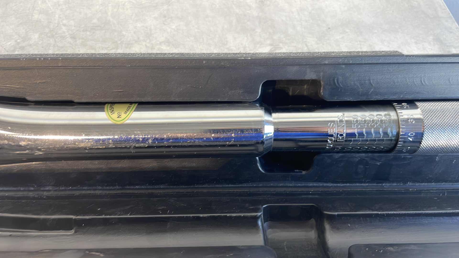 Photo 4 of TITAN 23152 3/4” DRIVE TORQUE WRENCH 42”