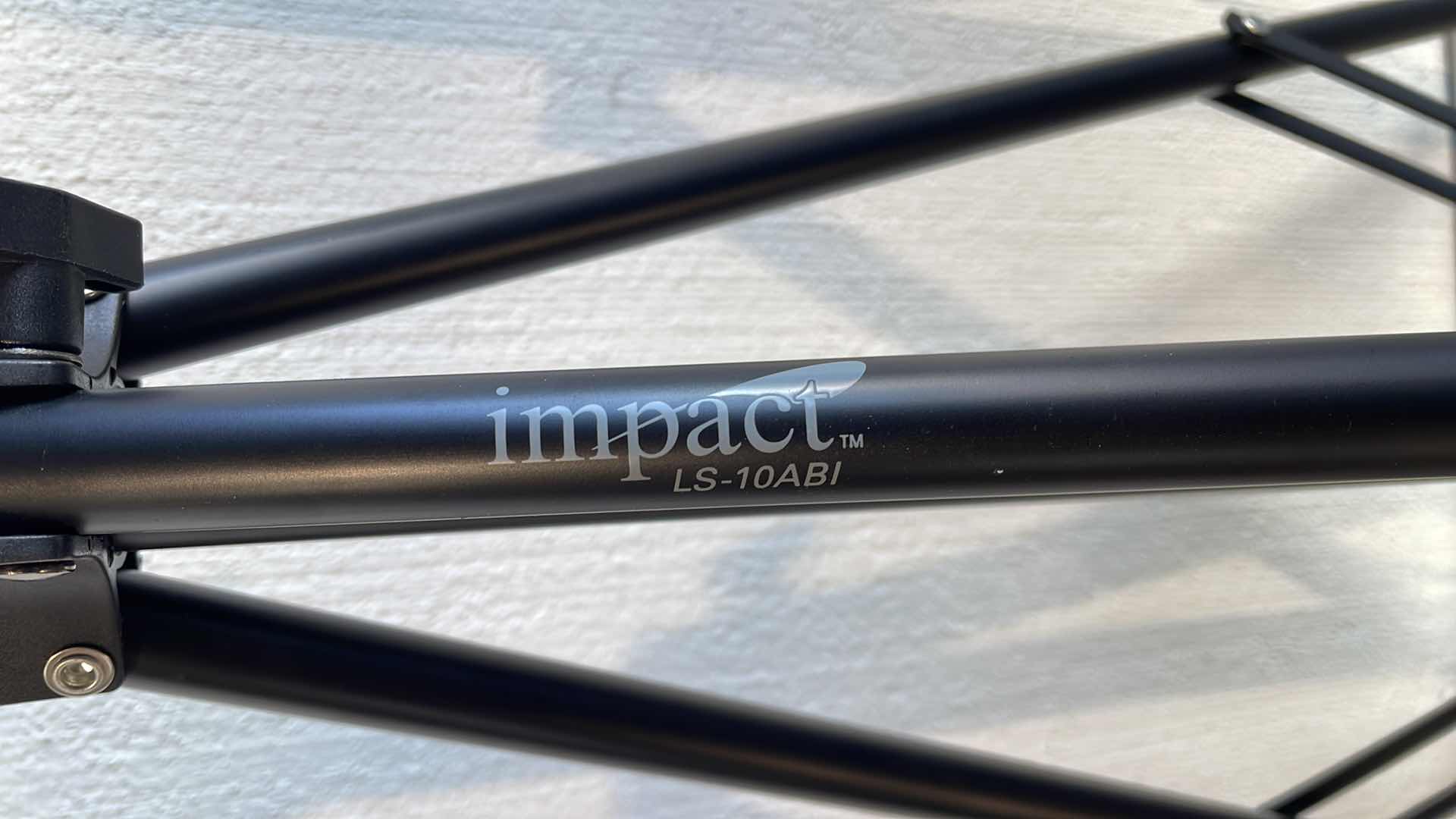 Photo 2 of IMPACT LS-10ABI IMPACT AIR-CUSHIONED LIGHT STAND (BLACK, 10') (2)