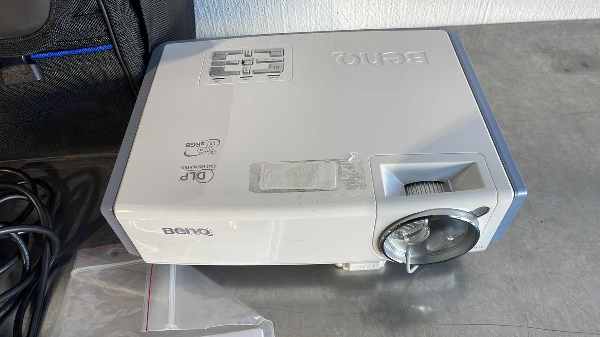 Photo 2 of BENQ MP510 DIGITAL PROJECTOR WITH CASE