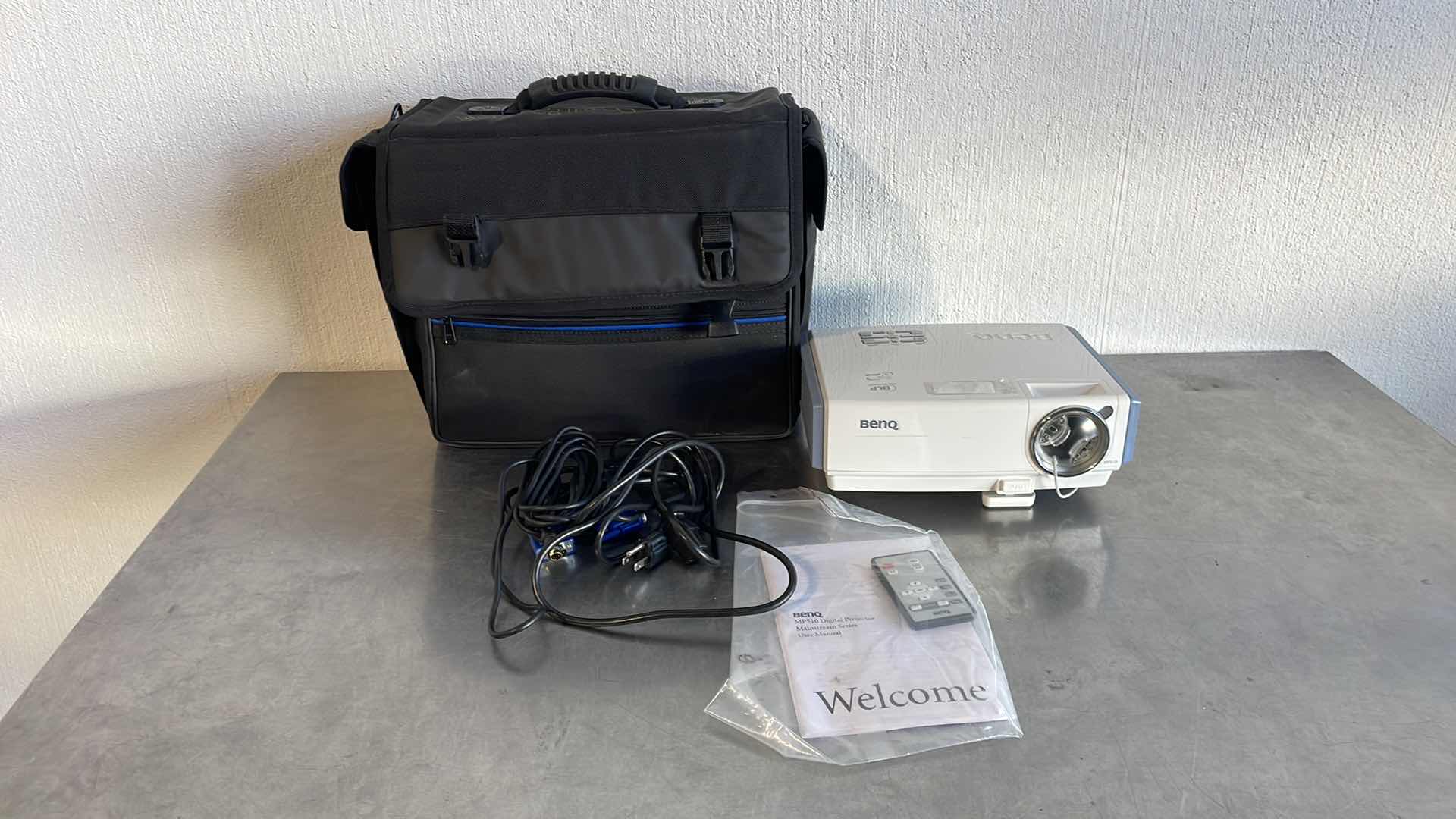 Photo 1 of BENQ MP510 DIGITAL PROJECTOR WITH CASE