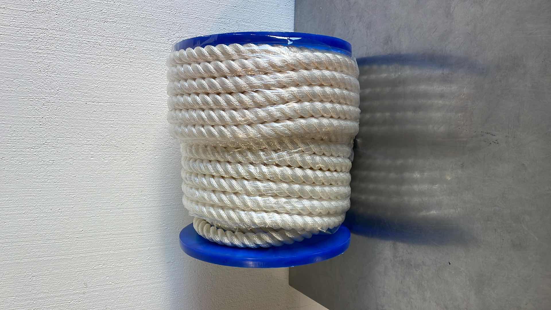 Photo 1 of 1"-150' PREMIUM NYLON ROPE T.W EVANS CORDAGE 