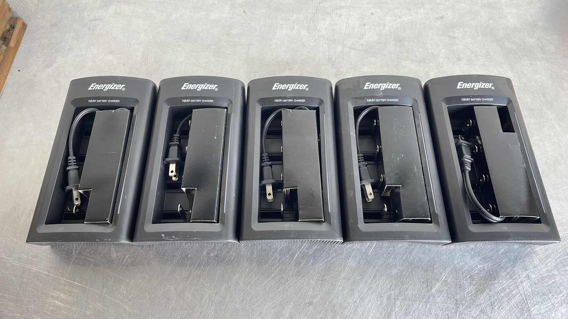 Photo 1 of Energizer NIMH BATTERY CHARGER (5)