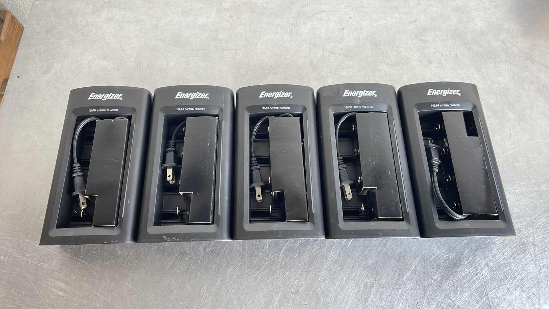 Photo 2 of Energizer NIMH BATTERY CHARGER (5)