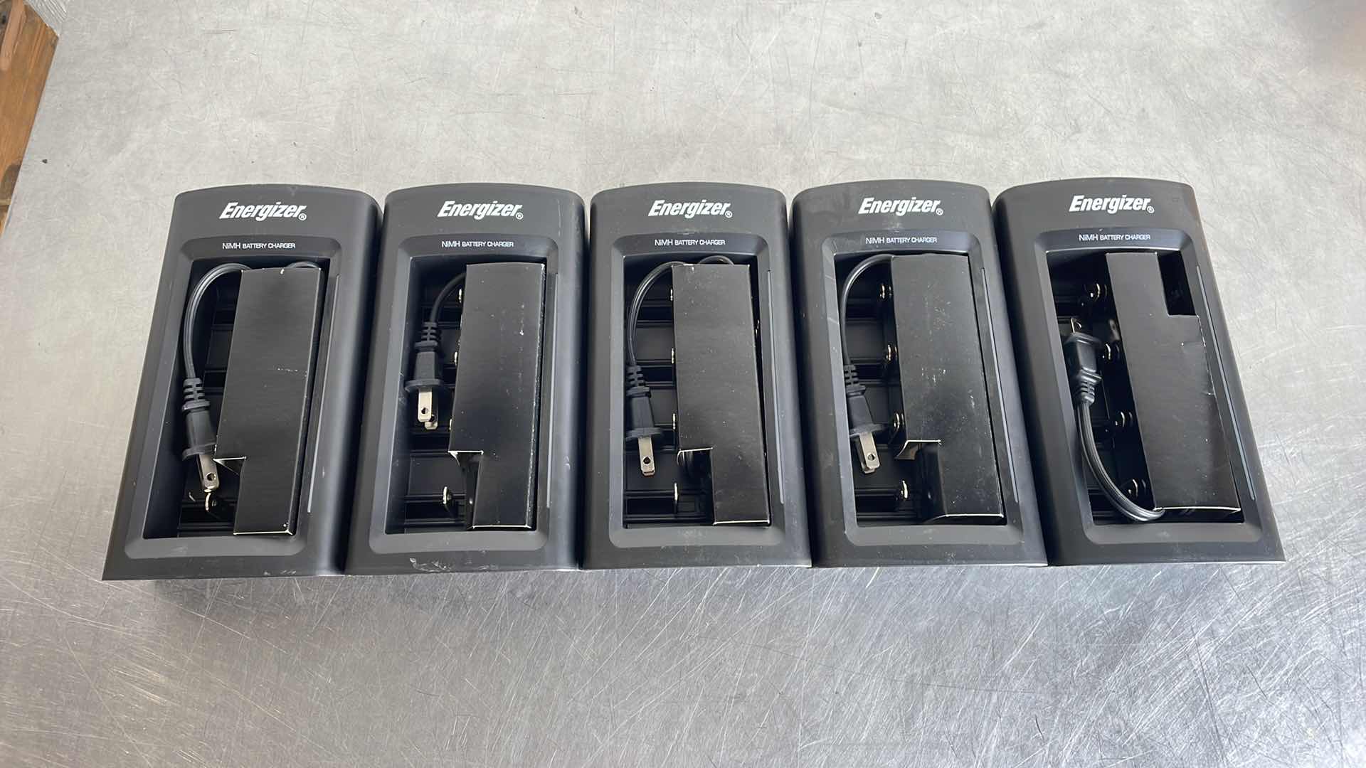 Photo 1 of Energizer NIMH BATTERY CHARGER (5)