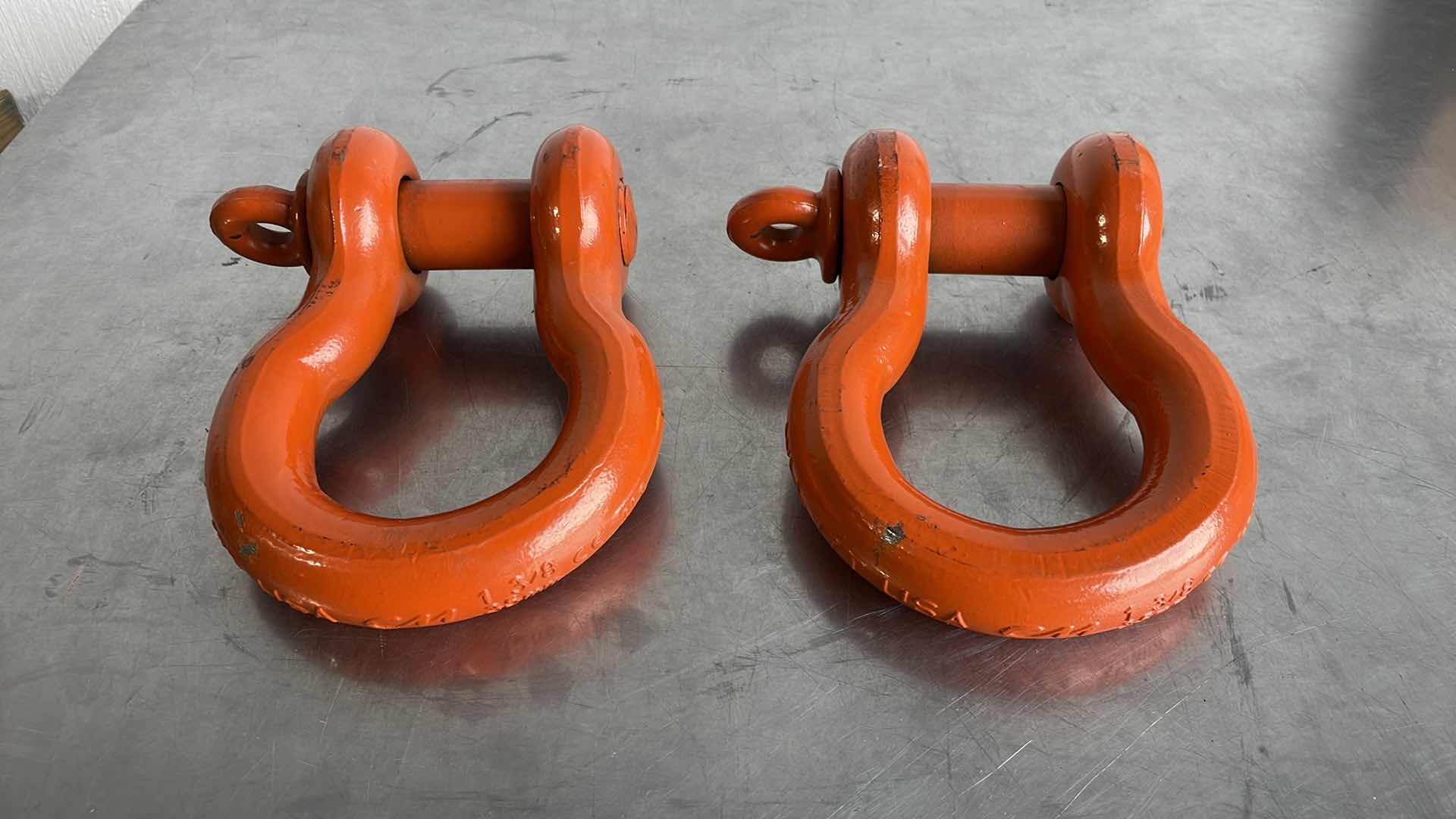 Photo 1 of CM 1-3/8” SHACKLES 17T USA