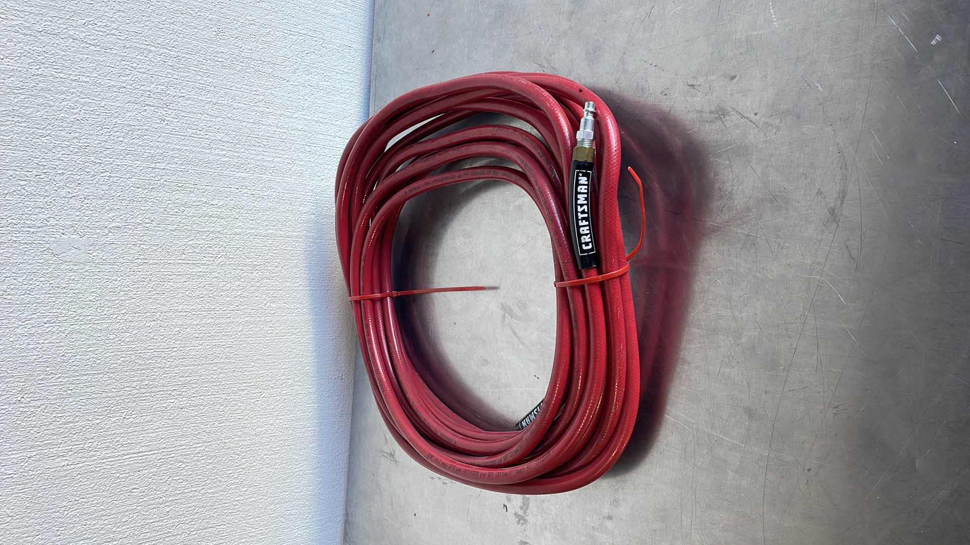 Photo 2 of CRAFTSMAN AIR HOSE 3/8” 300PSI 50’