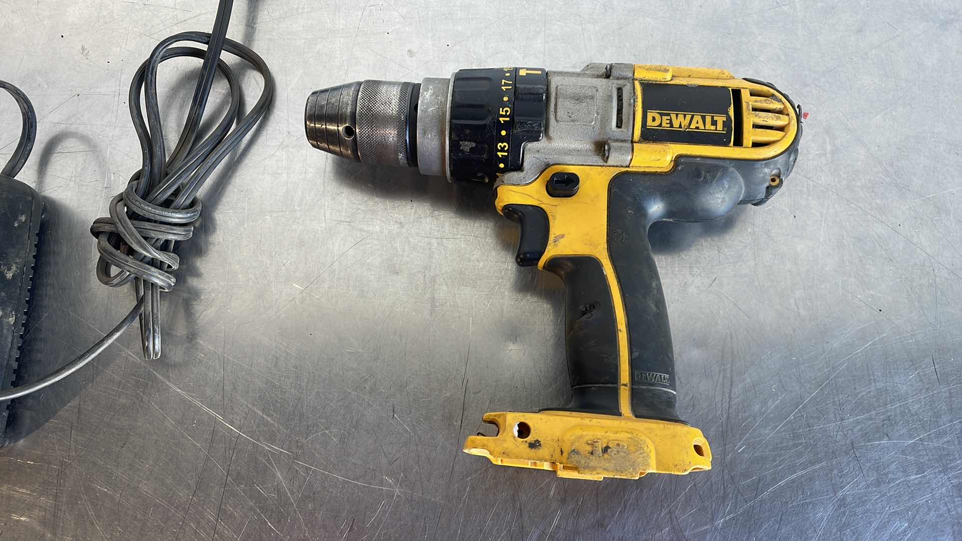 Photo 2 of DEWALT 18v DCD950 XRP 1/2” CORDLESS DRILL/HAMMERDRILL & CHARGER DW 9116