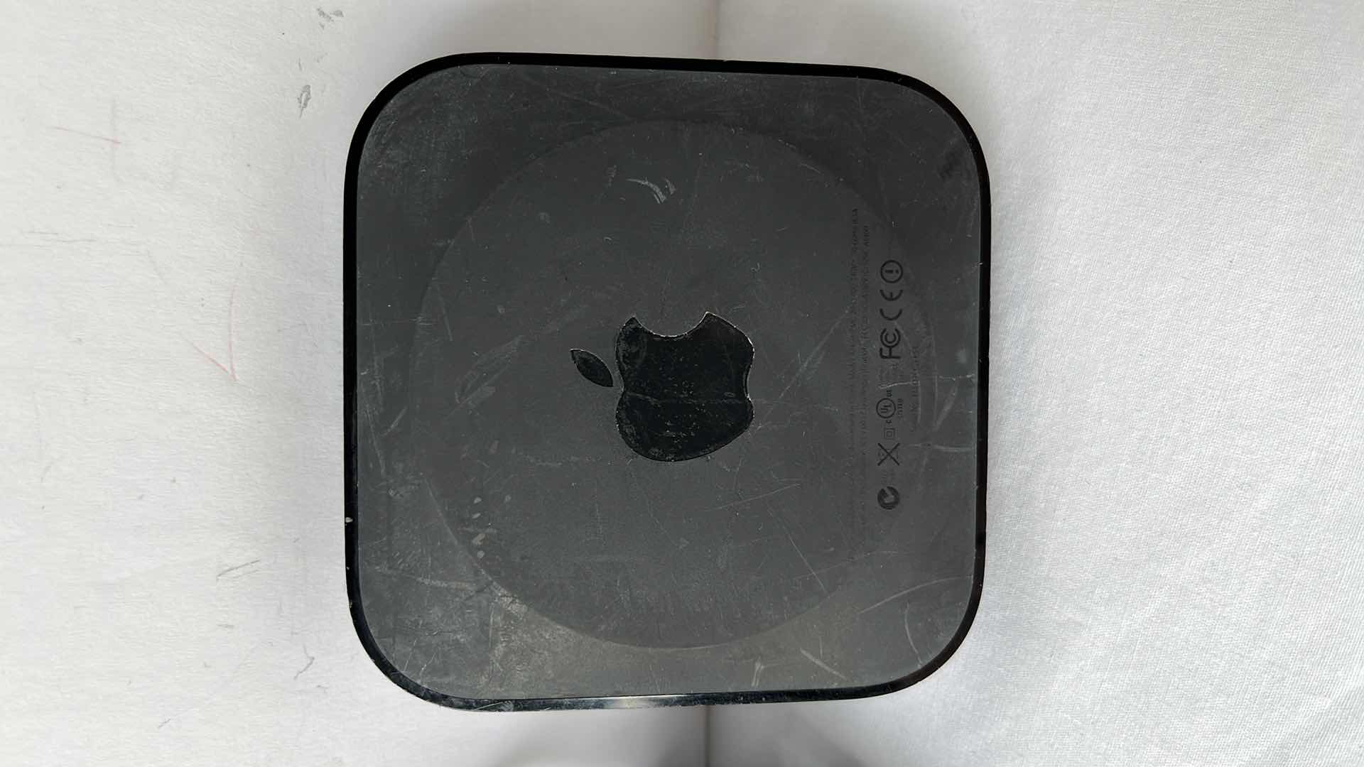 Photo 4 of APPLE TV 3RD GENERATION W POWER CABLE, NO REMOTE (MODEL A1469)