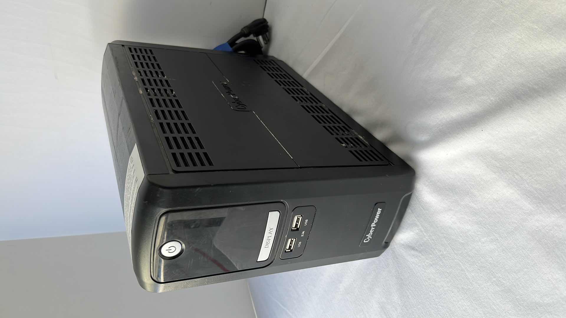 Photo 3 of CYBERPOWER BATTERY BACKUP/SURGE PROTECTION 1350VA/810W AVR, LCD & USB 2.0 UPS SYSTEM (CST135XLU)