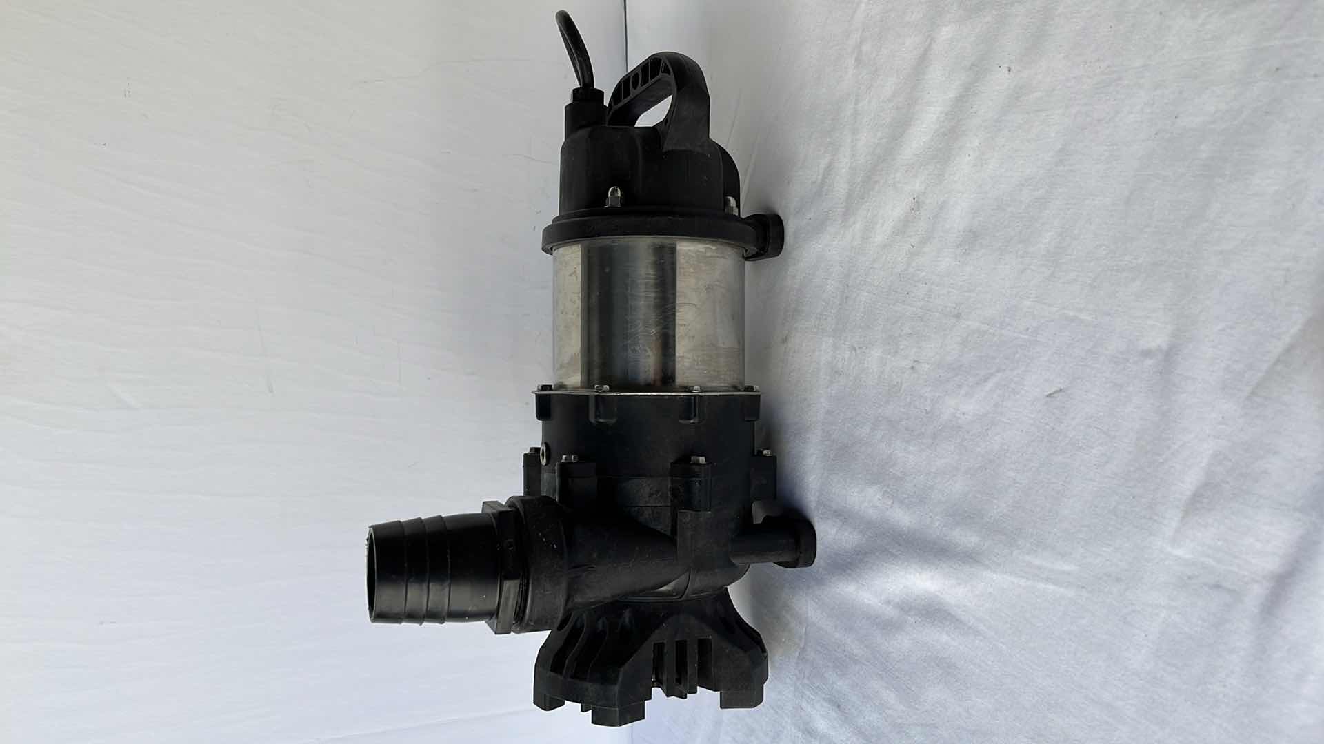 Photo 1 of 1/2HP SUBM. WATERFALL PUMP
CONTINUOUS DUTY 115V (MODEL 300910)