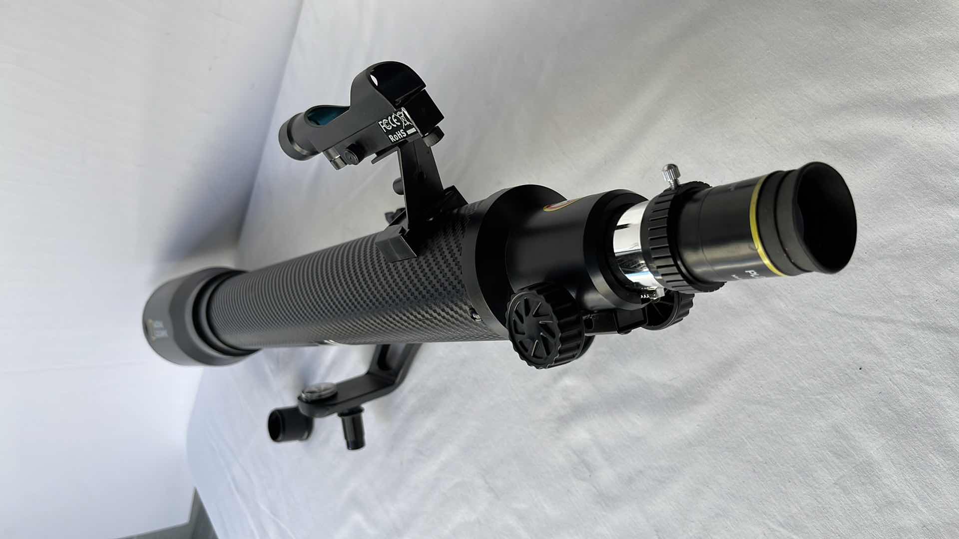 Photo 2 of NATIONAL GEOGRAPHIC BLACK CARBON FIBER TELESCOPE (MODEL CF700SM)